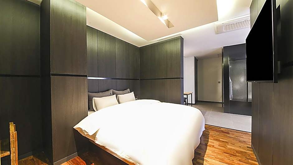 Yeoubi Hotel