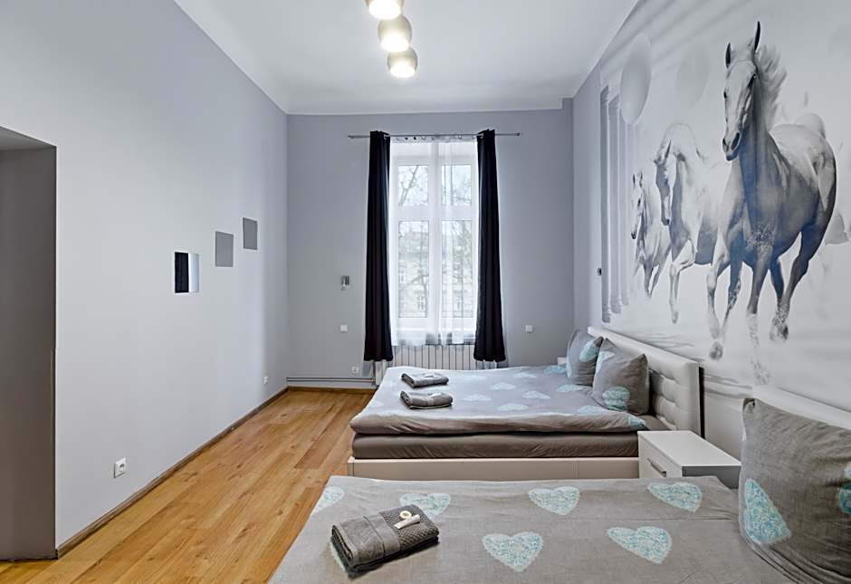 Queen Apartments