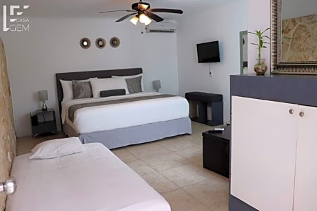 Deluxe Triple Room