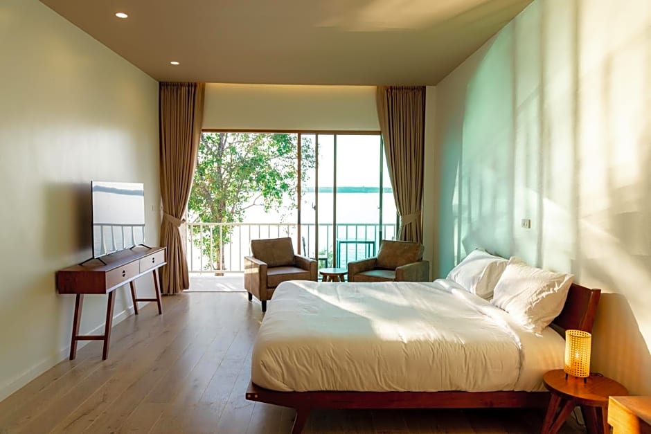 LAKE HOUSE Naka Cave