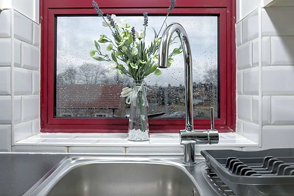 KVM - City Apartments - Contractors - Town Centre by KVM Stays