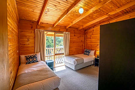 Two-Bedroom Cabin with Bush Setting