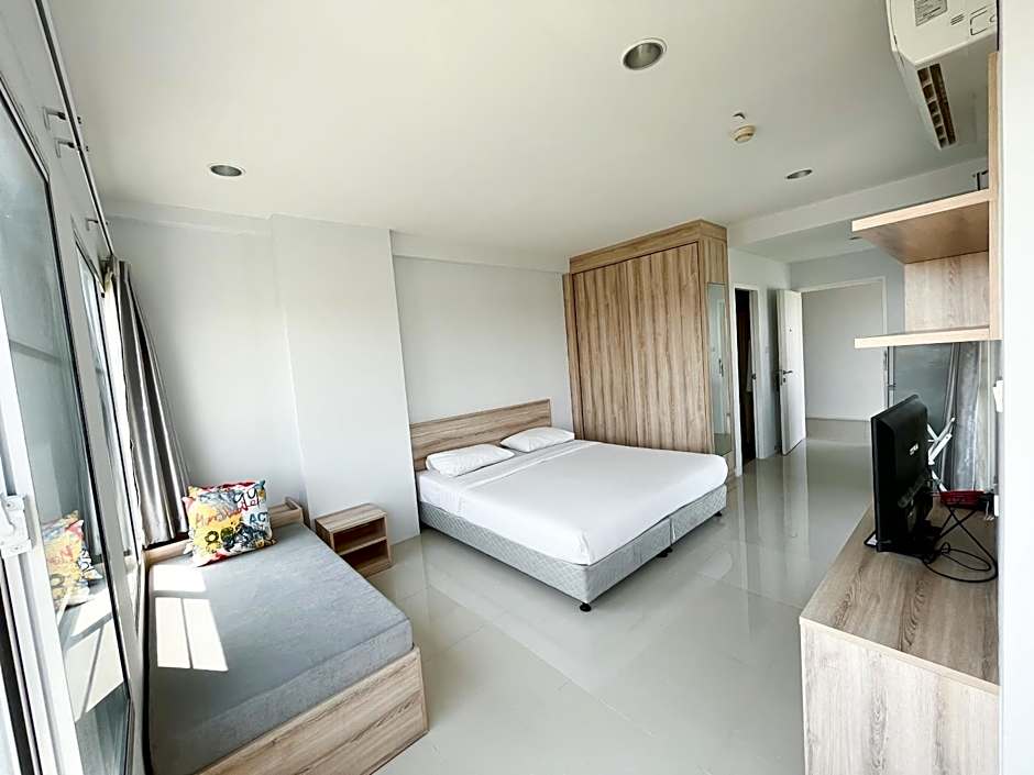 Photo 1 of 10 of Studio Apartment
