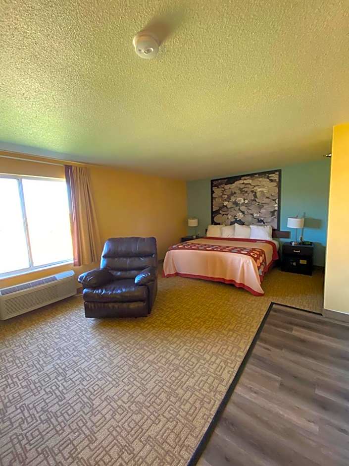 Super 8 by Wyndham Jackson MN