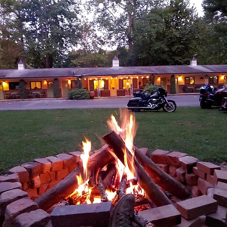 Rolling Brook Inn