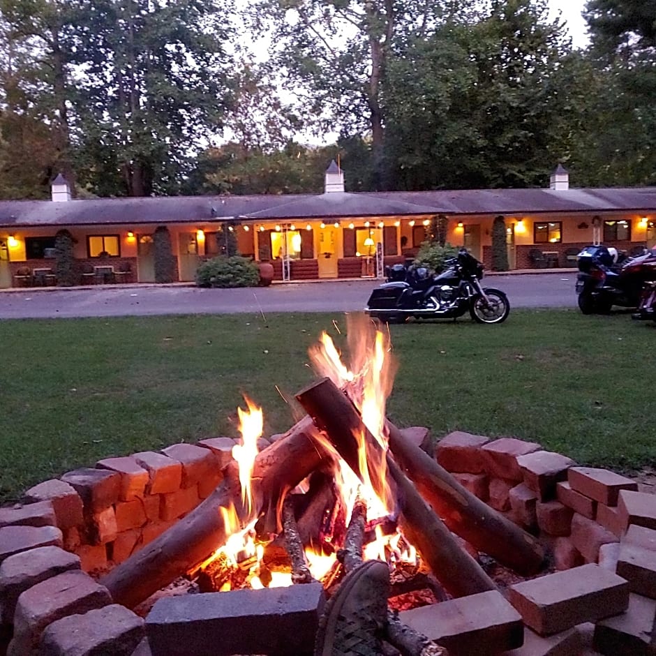 Rolling Brook Inn