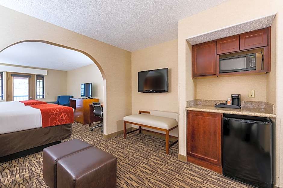 Comfort Suites Golden West on Evergreen Parkway