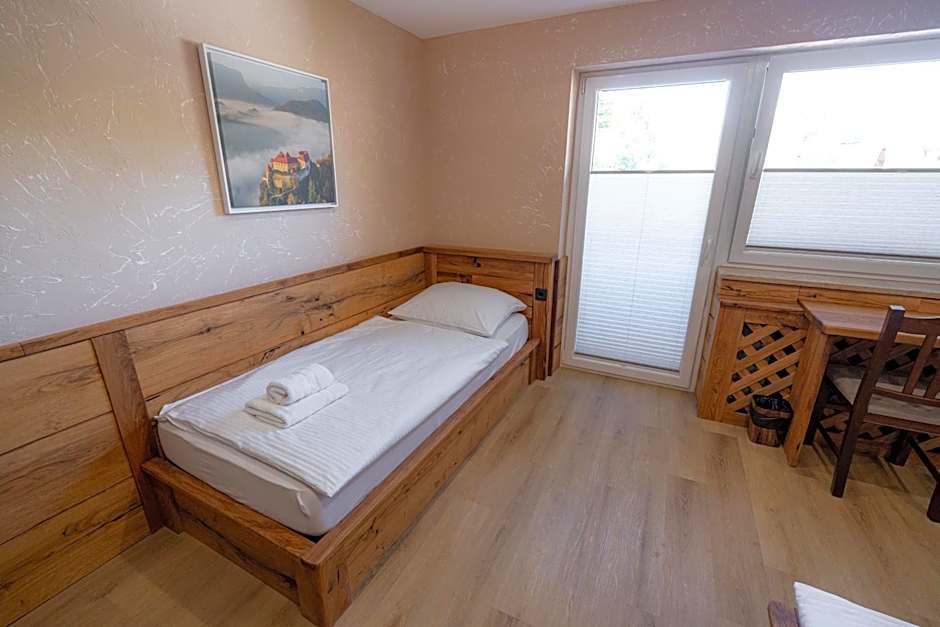 Bed & Breakfast LakeBled House