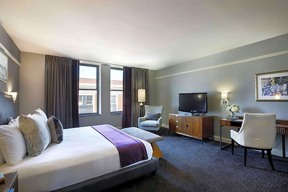 Ambassador Hotel Wichita, Autograph Collection by Marriott