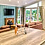 Lakeside Luxury Lodges