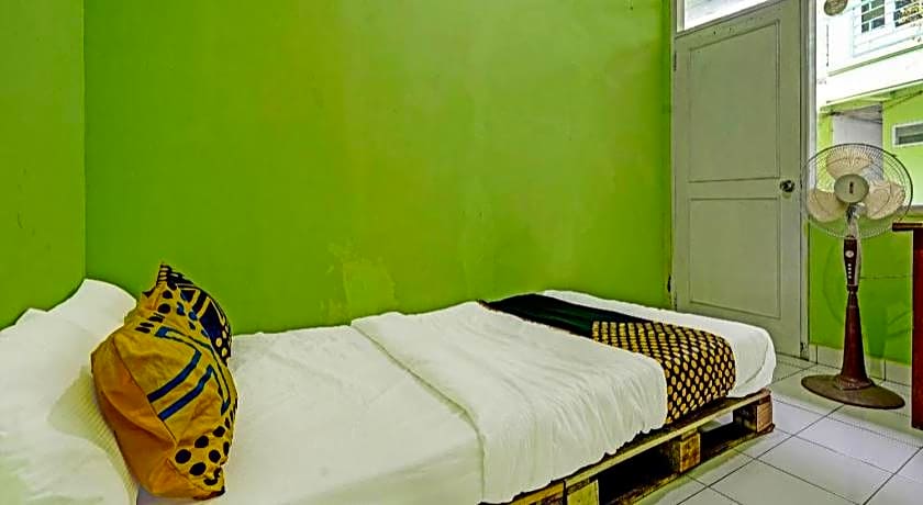 SPOT ON 91325 Pondok Hijau Guest House Syariah