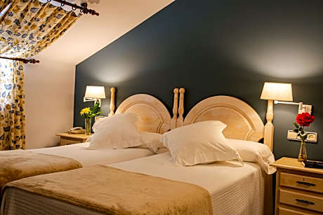 Double Room with Extra Bed (2 Adults + 1 Child)