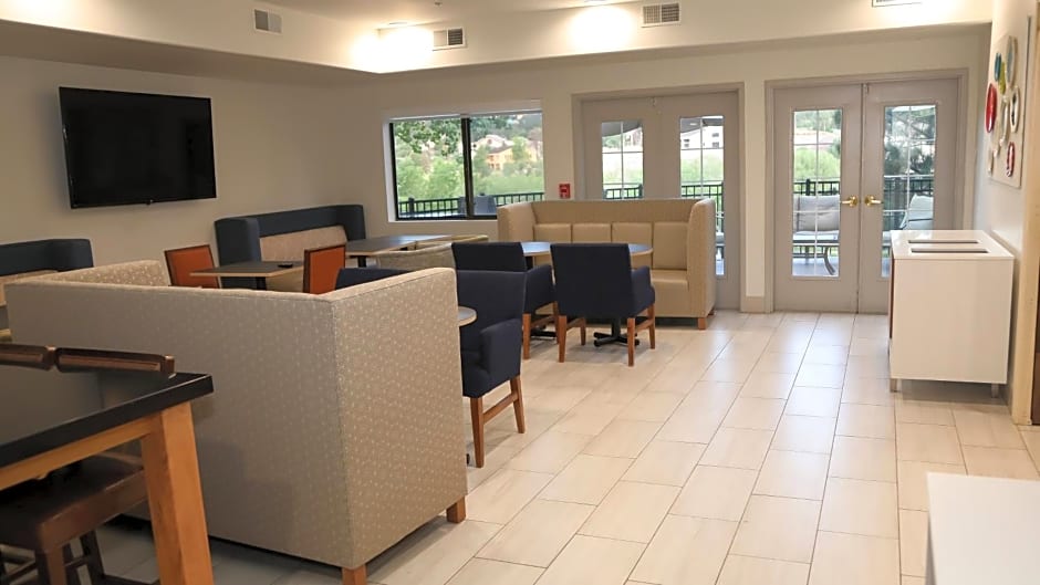 Holiday Inn Express & Suites Colorado Springs North, an IHG Hotel