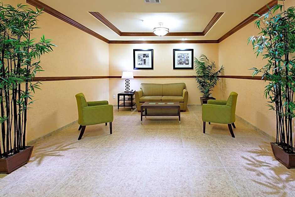 Holiday Inn Express & Suites Fresno Northwest-Herndon By IHG