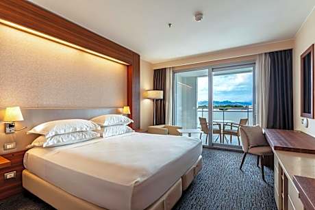 Superior King Room with Balcony