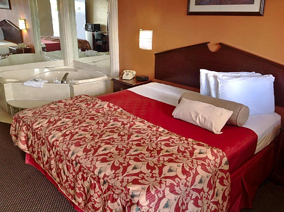Photo 1 of 1 of Deluxe 1 King Bed, Jacuzzi®, Nonsmoking