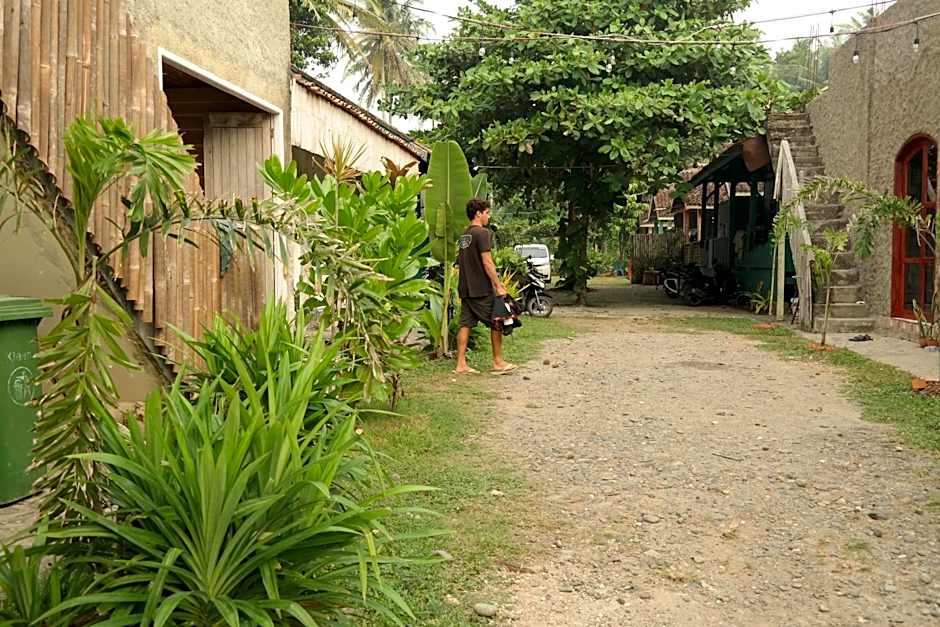 Cabana Surf and Stay