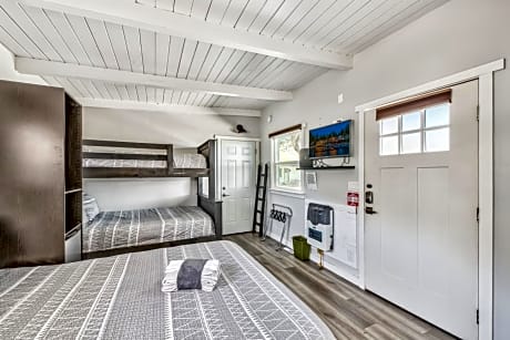 Triple Room with Bathroom