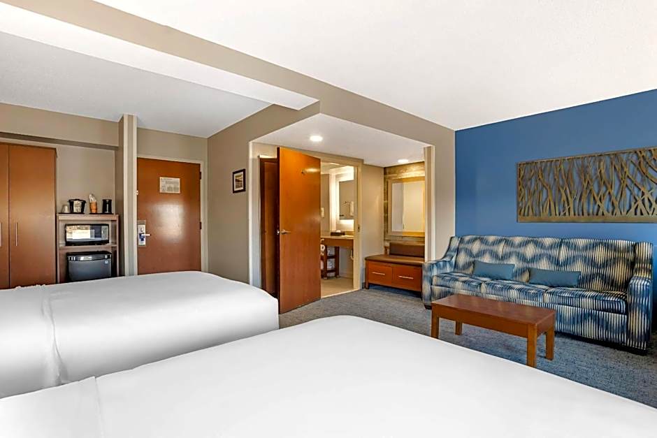 Comfort Suites near Birkdale Village - Huntersville
