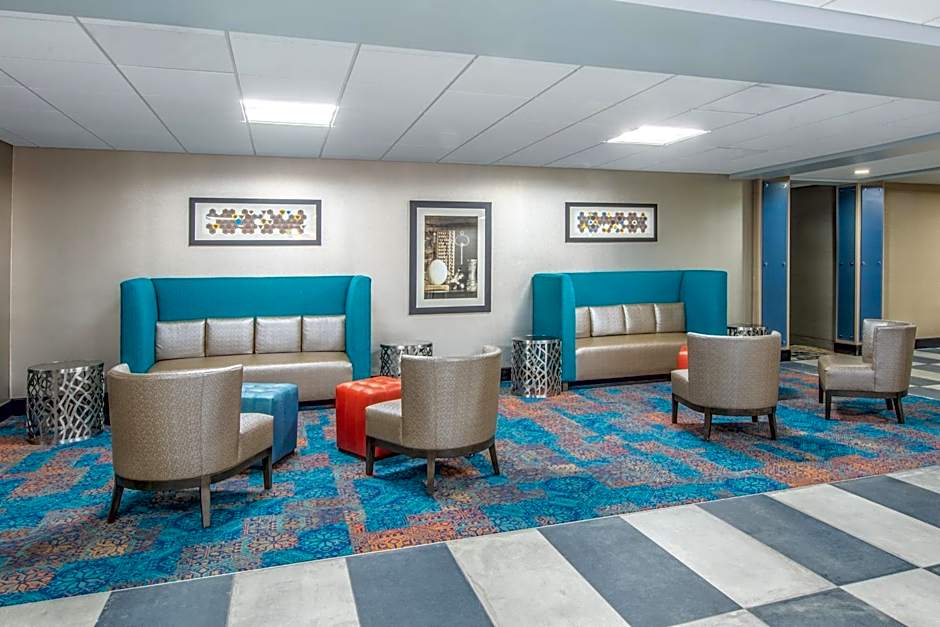 Holiday Inn Express & Suites Shawnee-Kansas City West By IHG