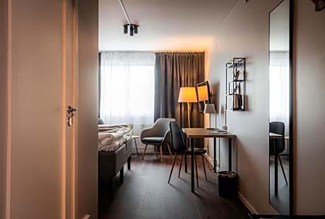 Standard King Room - Non-Smoking
