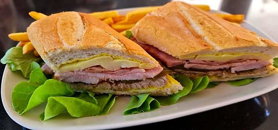 Pipikuku Hotel & Restaurant