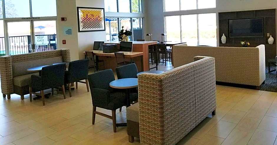 Holiday Inn Express Madera By IHG