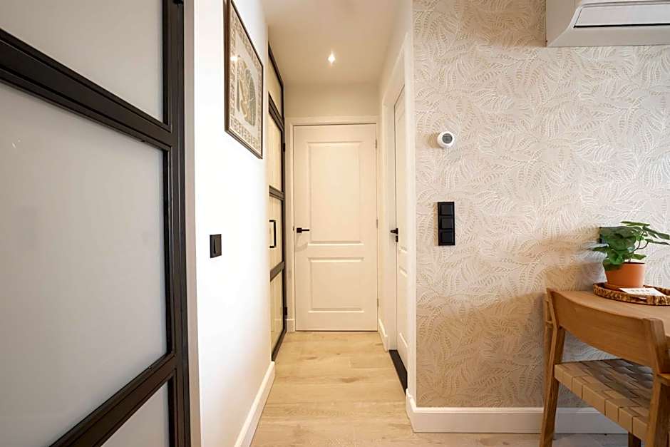 Modern two bedroom apartment close to the beach