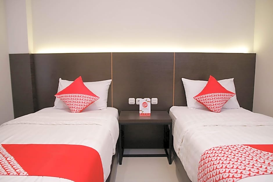 OYO 1006 Azzahra Guest House