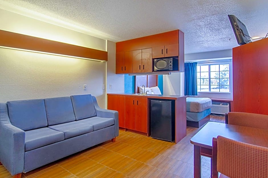 Americas Best Value Inn & Suites Brunswick