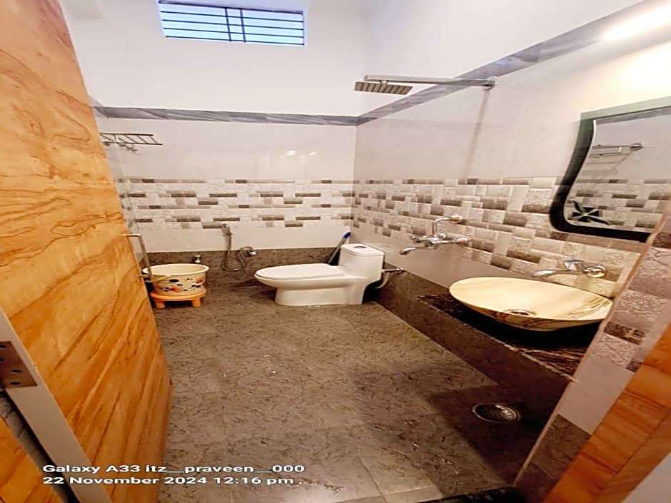 Khushi Paying Guest House