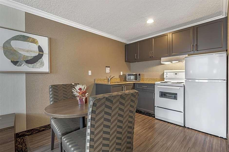 Best Western Plus Carlton Plaza Hotel