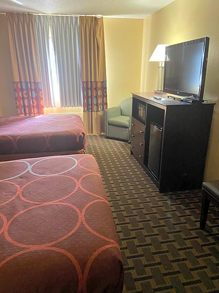 Super 8 by Wyndham Lebanon