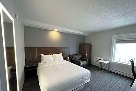 Queen Room - Mobility Access/Non-Smoking