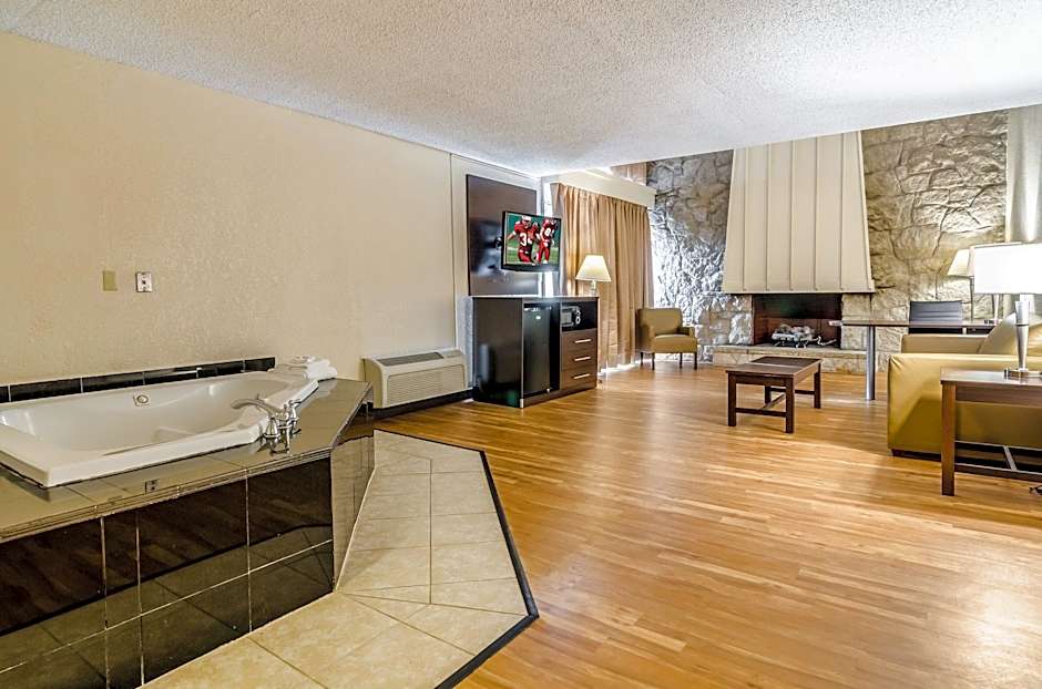 Red Roof Inn PLUS+ Wichita East