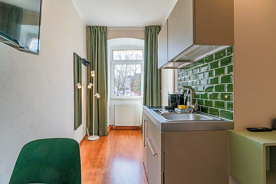 SUITE & APART