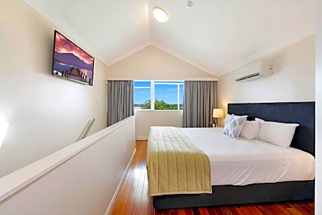 Loft Room w $20 Breakfast Credit