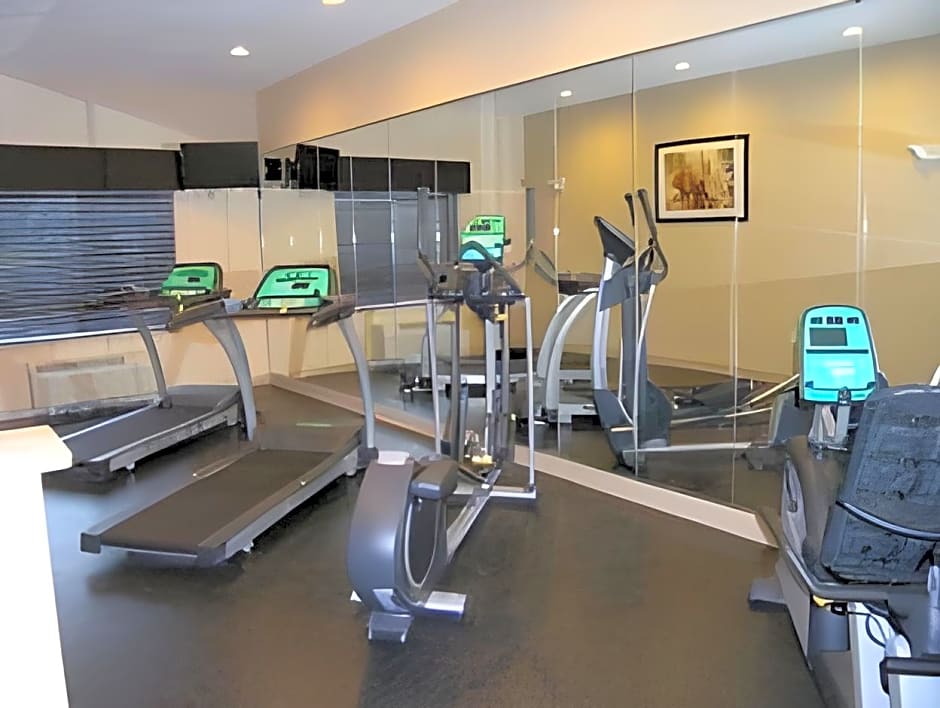 Holiday Inn Express & Suites Belle Vernon By IHG