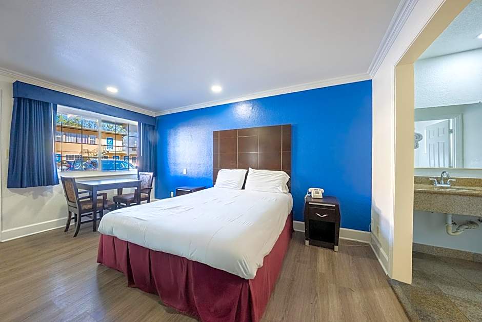 Town and Country Inn