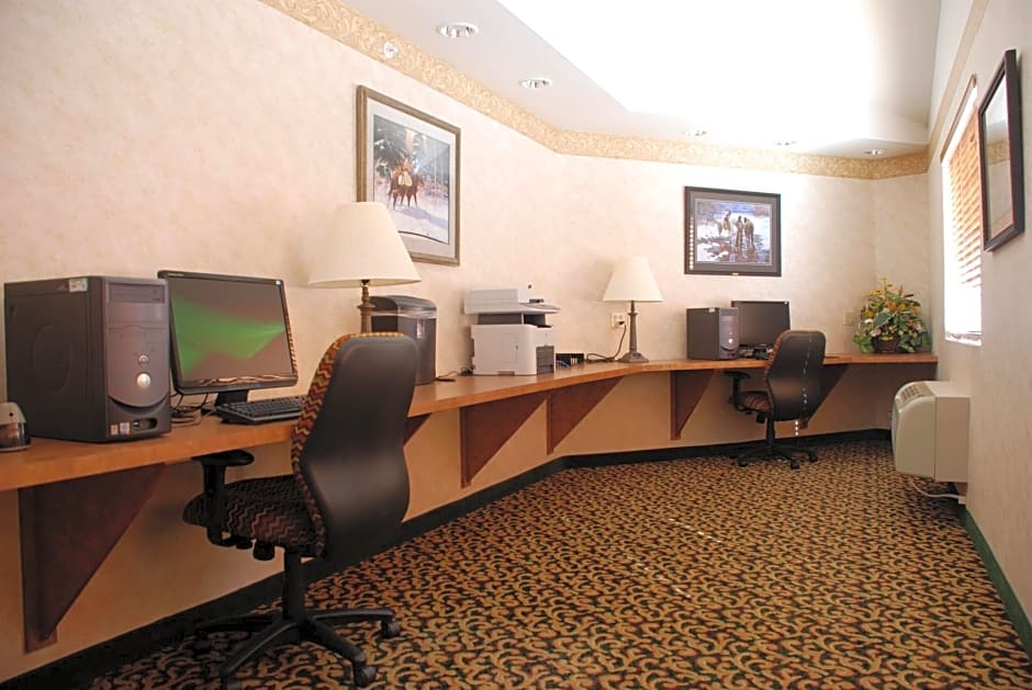 Holiday Inn Express Hotel & Suites Raton By IHG
