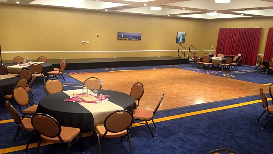 Holiday Inn Express and Suites Columbia University Area, an IHG Hotel