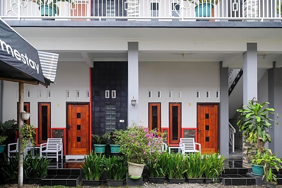 RedDoorz at Jalan Dieng 3