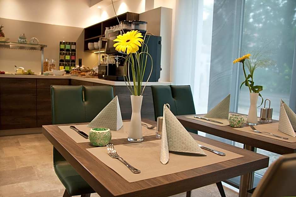 Hotel Am Moosrain Garni