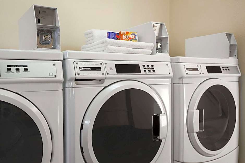 Super 8 by Wyndham Bozeman