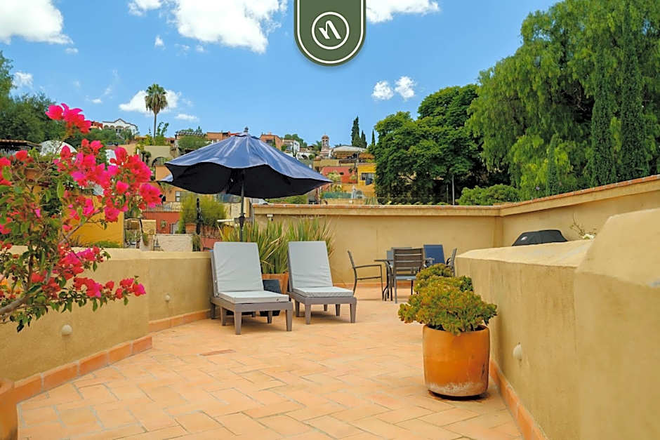 Amazing House in City Center - Rooftop - Skyline