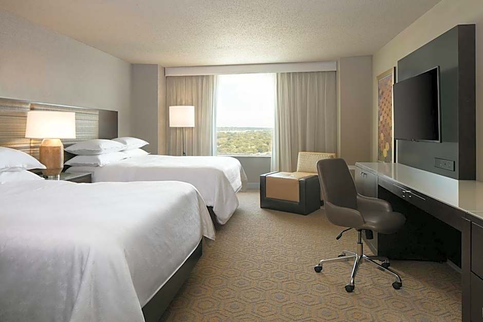 Sheraton Overland Park Hotel At The Convention Center