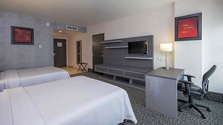 Holiday Inn Express & Suites Queretaro By IHG