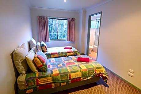 Standard Three-Bedroom Apartment (10 Guests)