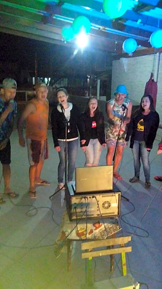 Gênesis Beach Hostel! Quartos compartilhados e privativos na Pinheira