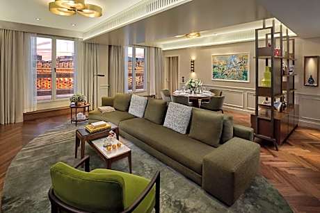 Penthouse Suite